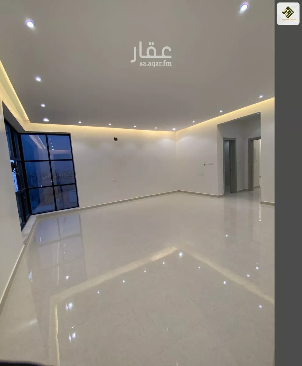 8 bedroom villa in Ash Sharq 19