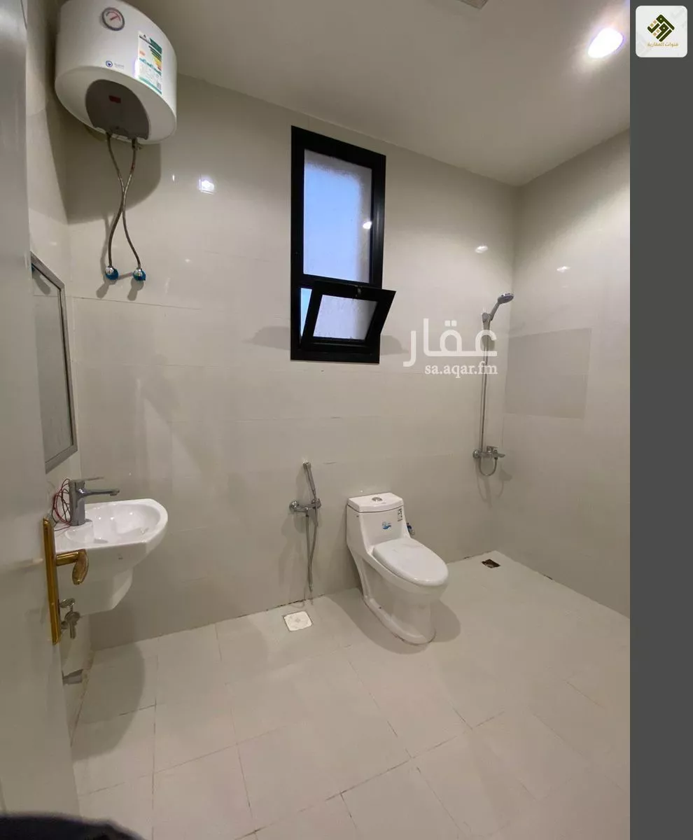 8 bedroom villa in Ash Sharq 20