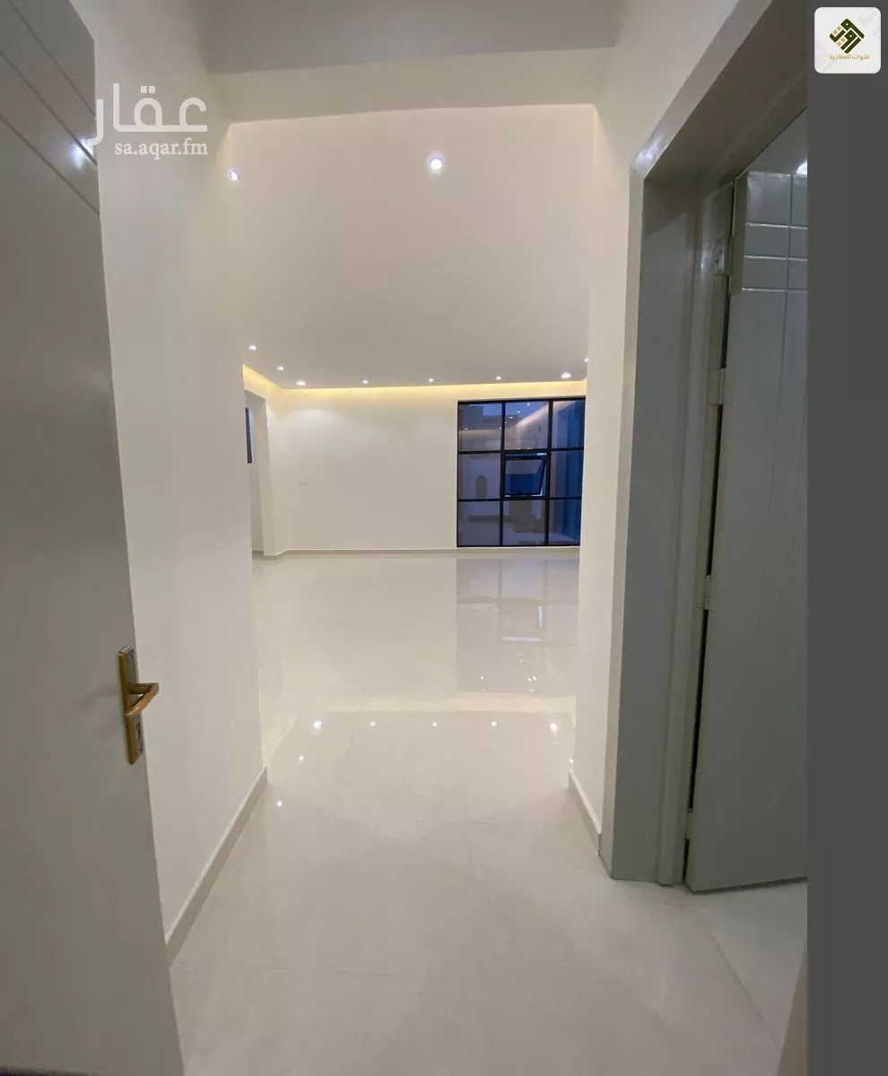 8 bedroom villa in Ash Sharq 29