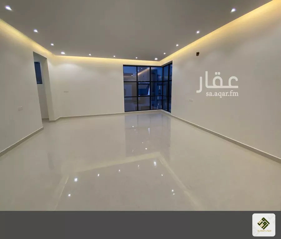 8 bedroom villa in Ash Sharq 32