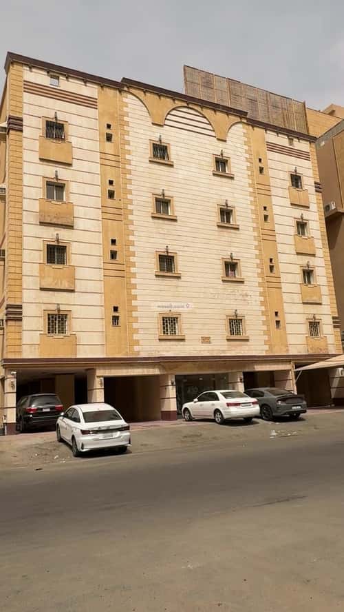 3 bedroom apartment in Al Wurud, Jeddah 8