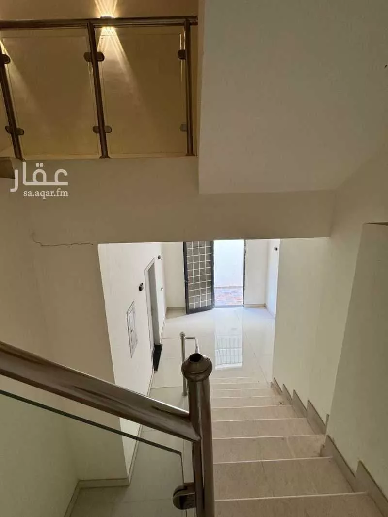 فيلا 4 غرف في الملقا 2