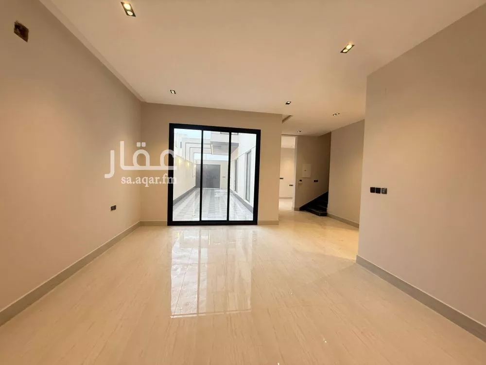 6 bedroom villa in Al Mahdiyyah 9