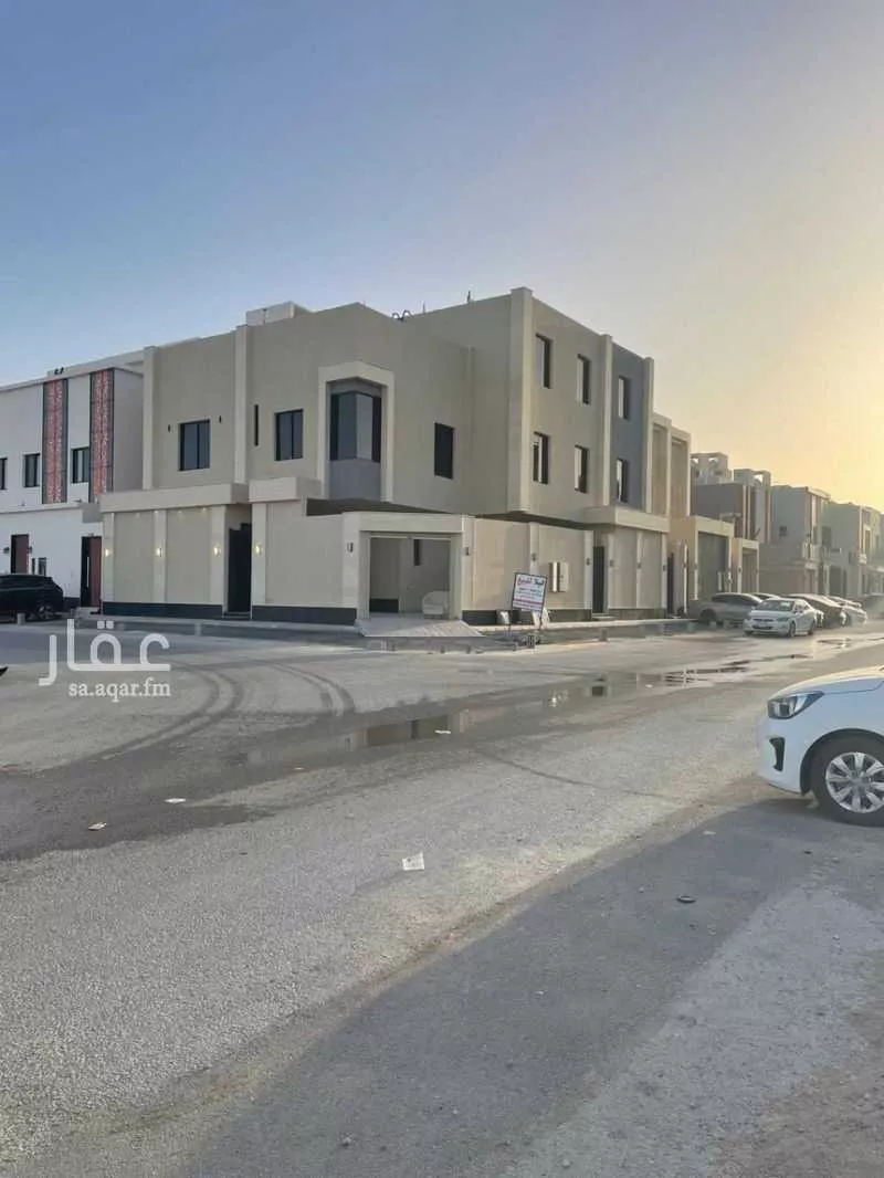 5 bedroom villa in Al Rimal 4