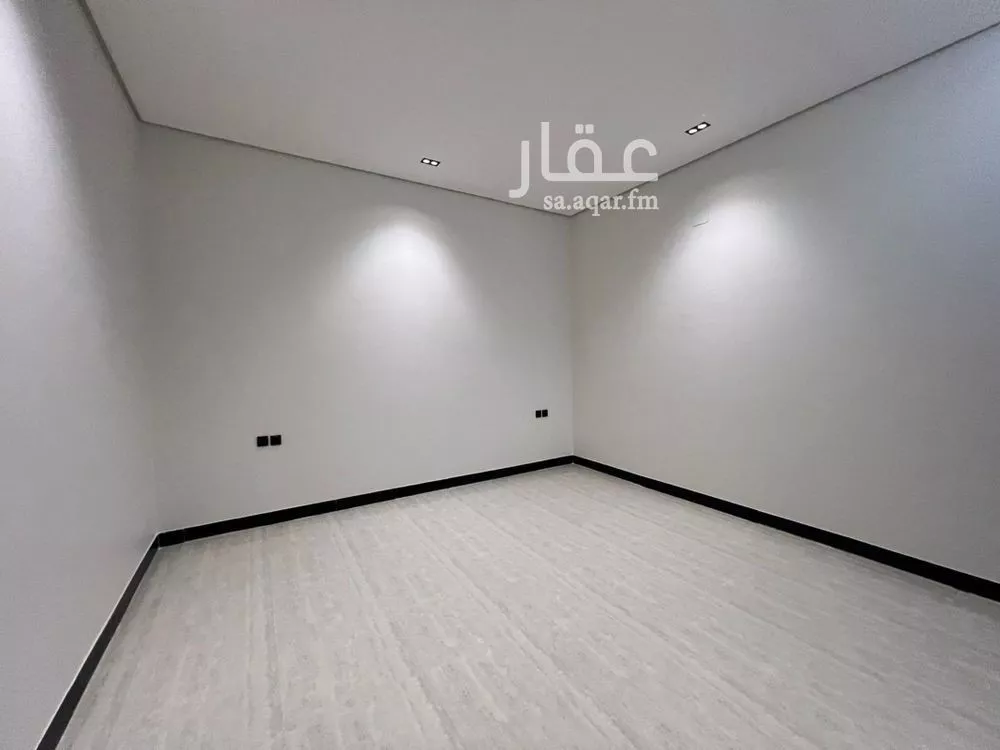 5 bedroom villa in Al Rimal 15