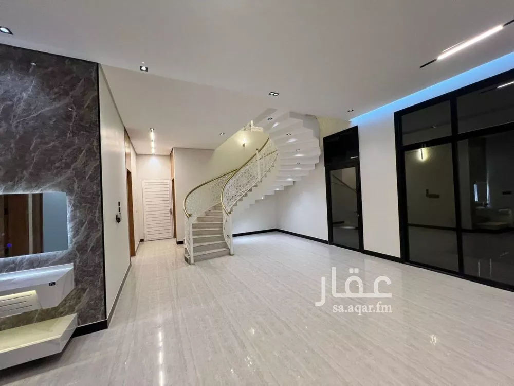 5 bedroom villa in Al Rimal 4