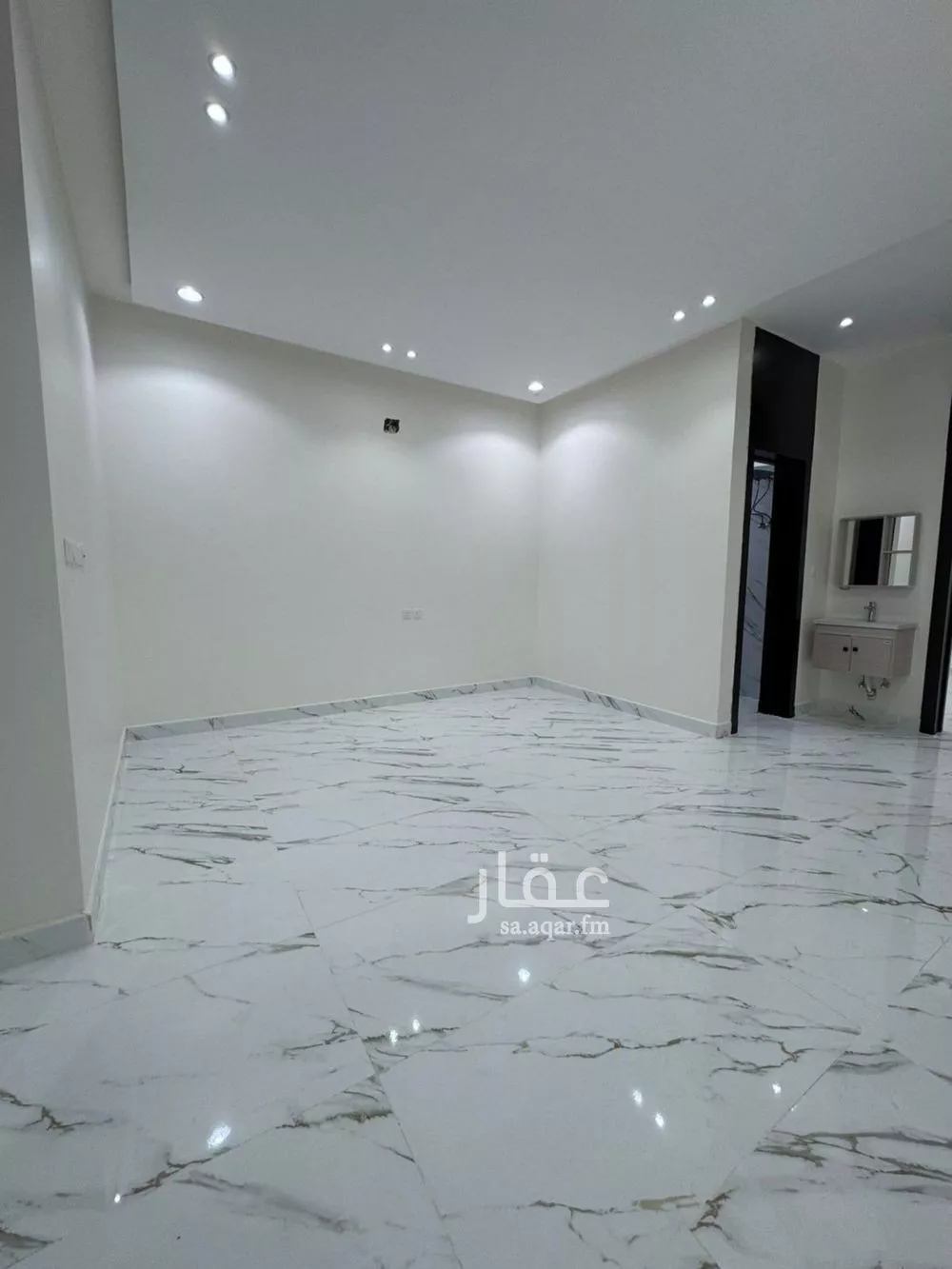 5 bedroom villa in Al Uraija Al Gharbiyah 10