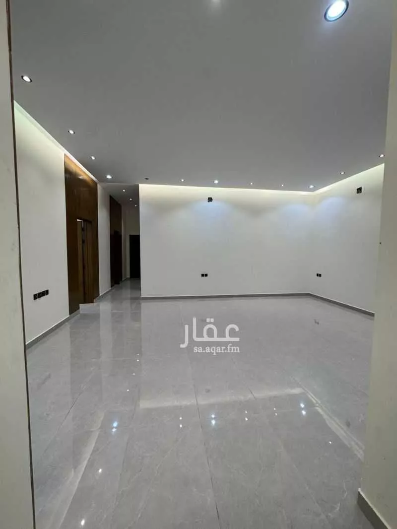 5 bedroom villa in Al Janadriyah 5