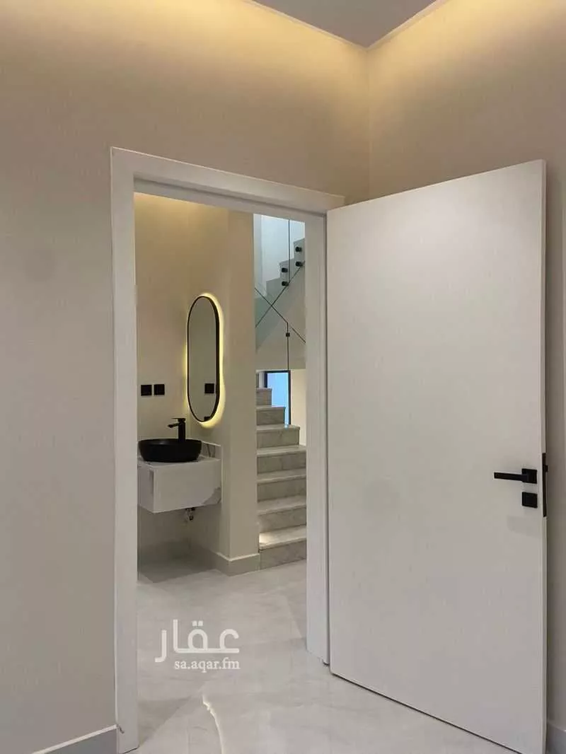 7 bedroom villa in Al Uraija Al Gharbi, Riyadh 3