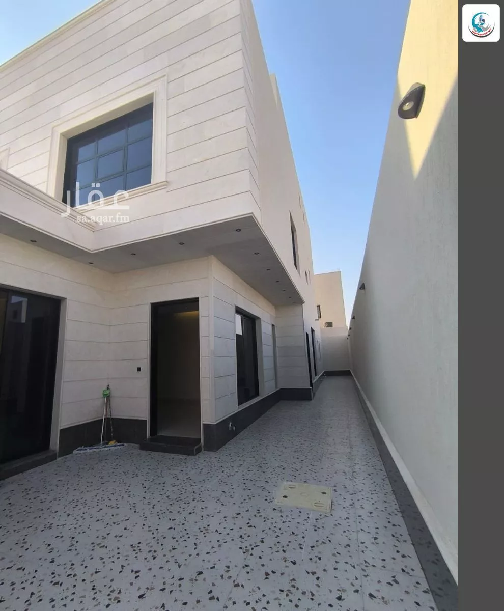 4 bedroom villa in Al Janadriyah 3