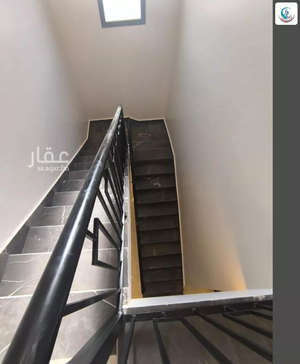 5 bedroom villa in Al Janadriyah 4