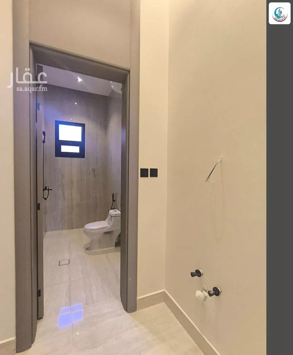 5 bedroom villa in Al Janadriyah 10