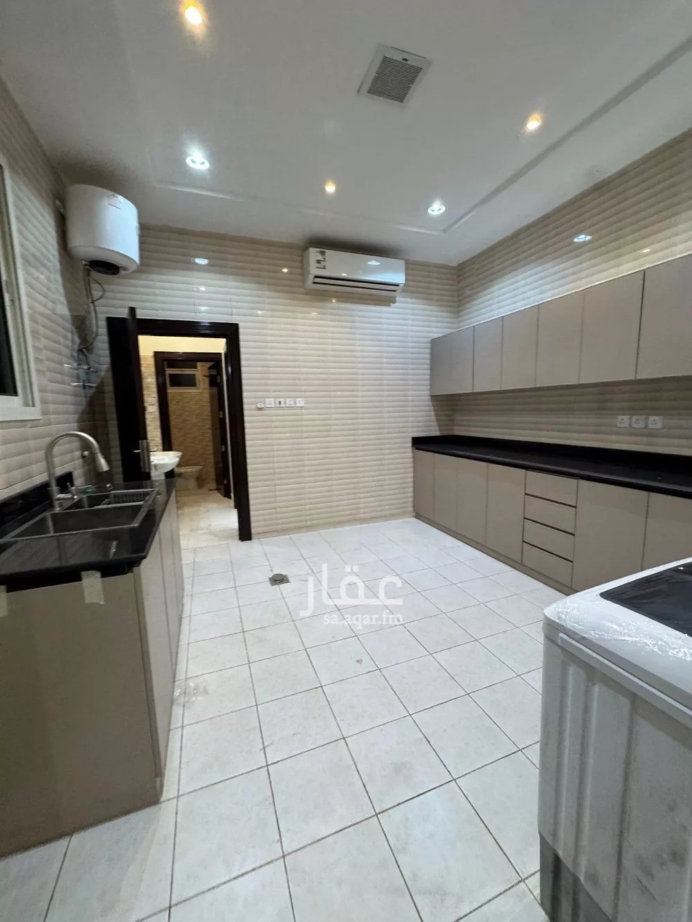 4 bedroom apartment in Al Sharafiyah 16
