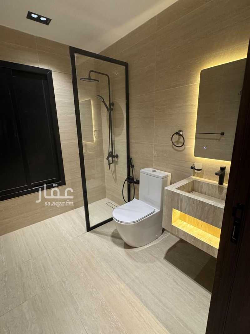 4 bedroom building in Al Rabwa, Riyadh 9