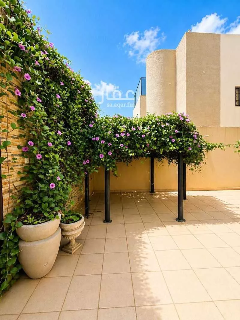 5 bedroom villa in At Taawon 3