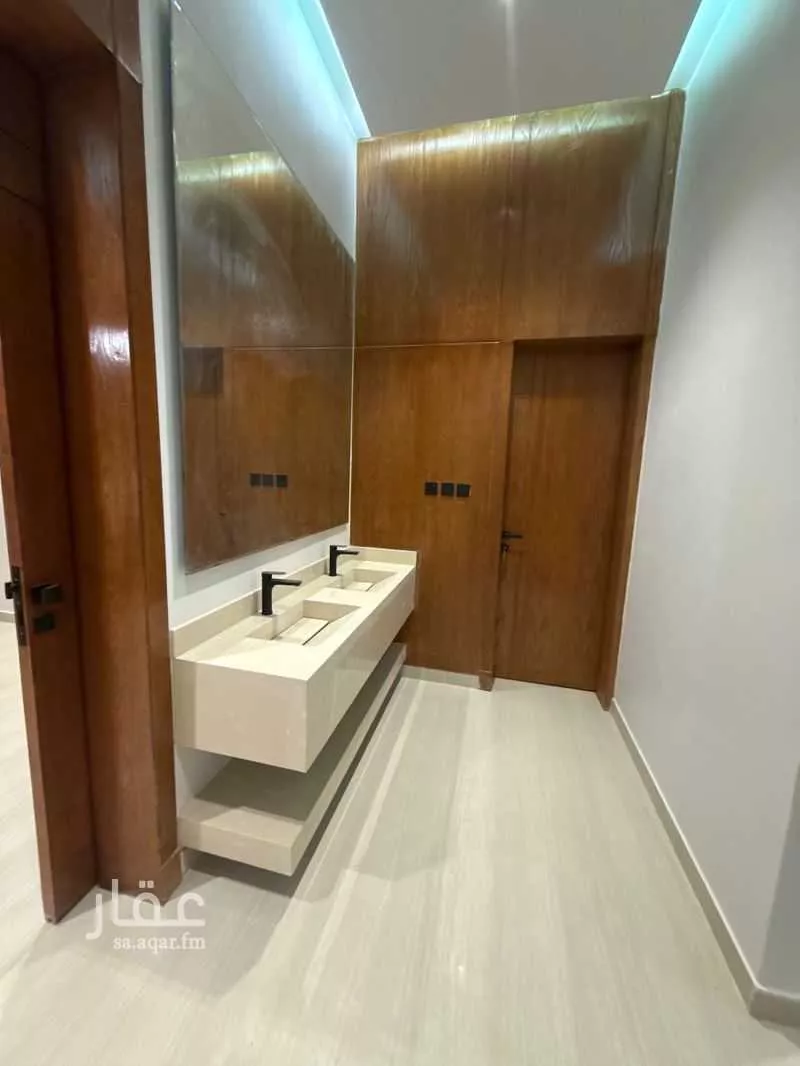 7 bedroom villa in Al Janadriyah 7