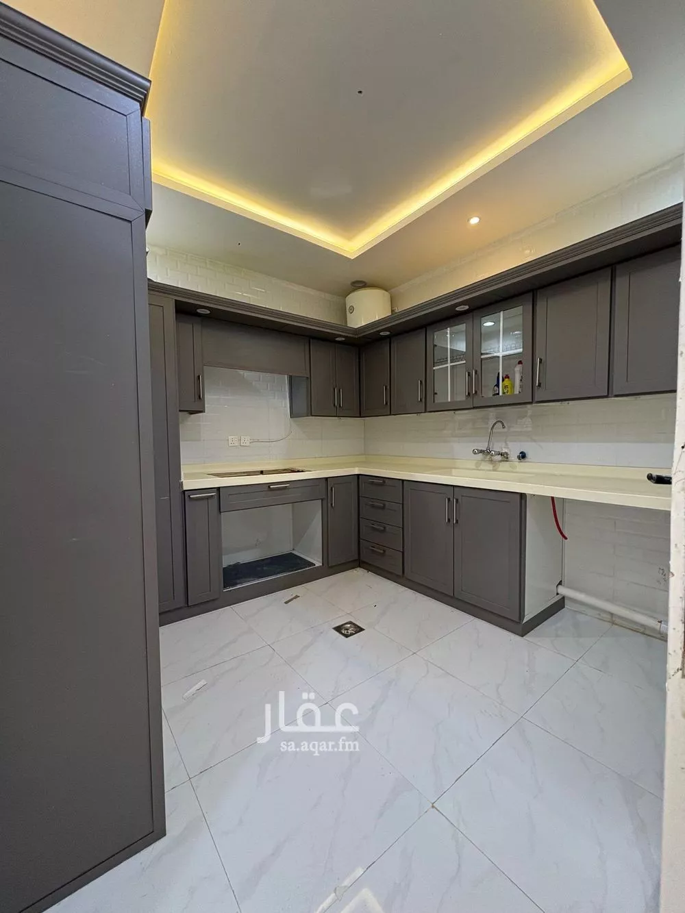 4 bedroom floor in Tuwaiq 8