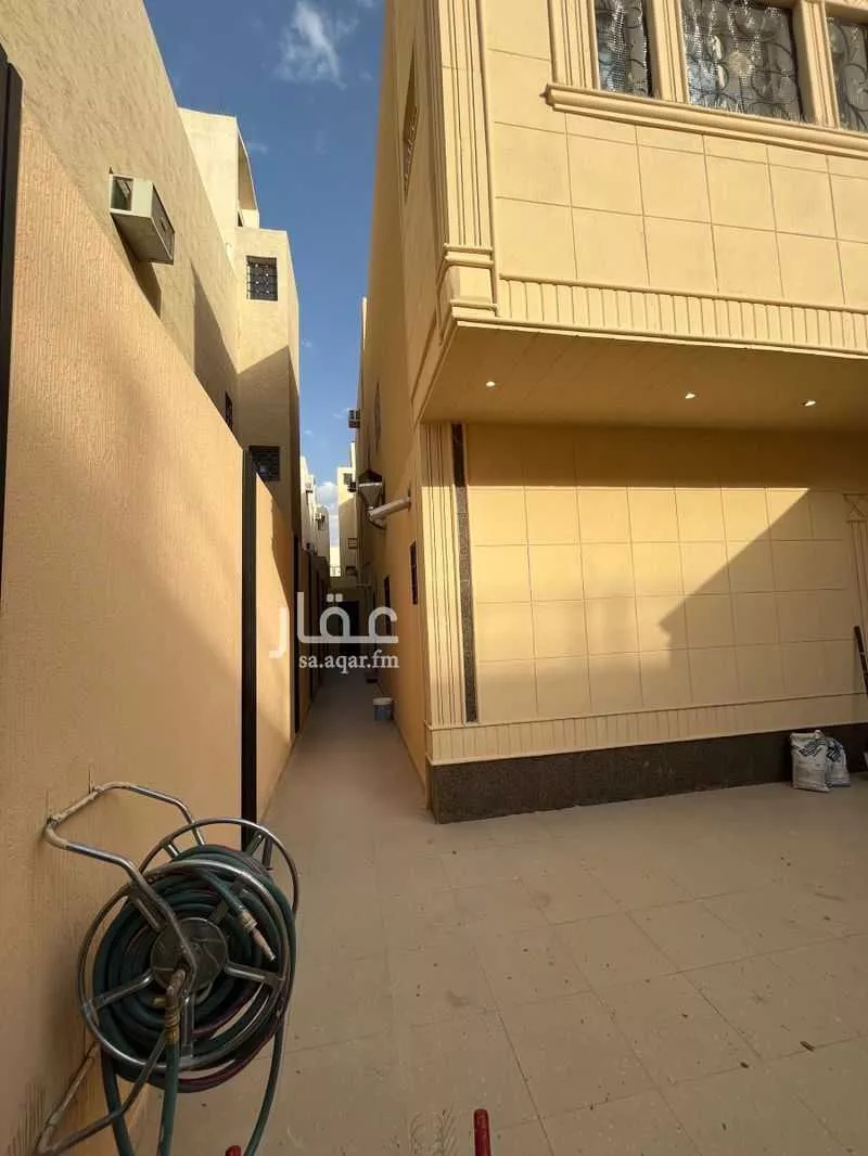 فيلا 6 غرف في الجنادرية 3