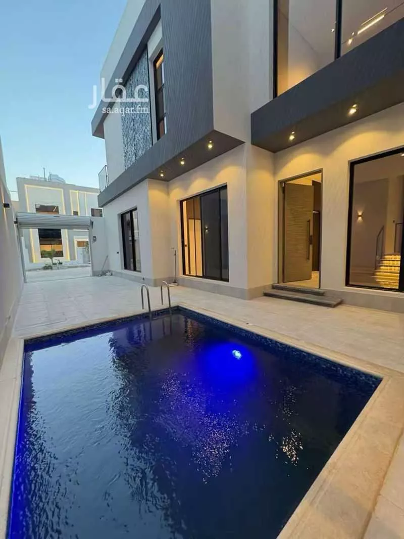 5 bedroom villa in Al Mahdiyyah 3