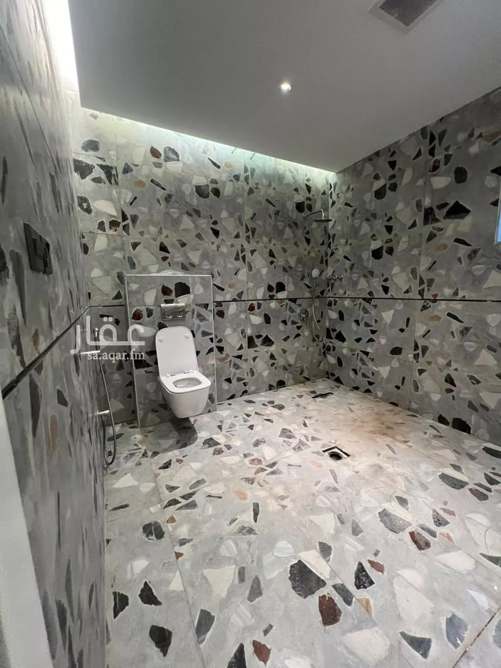 6 bedroom villa in Dana Al Shamaliah 10