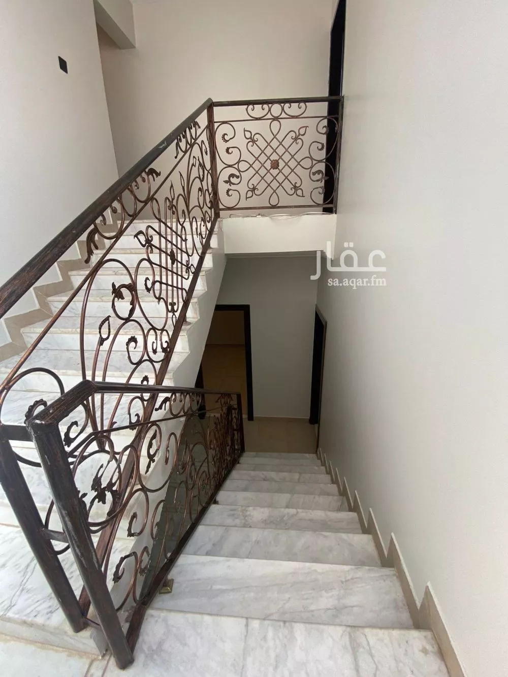 5 bedroom floor in Al Yarmouk 9