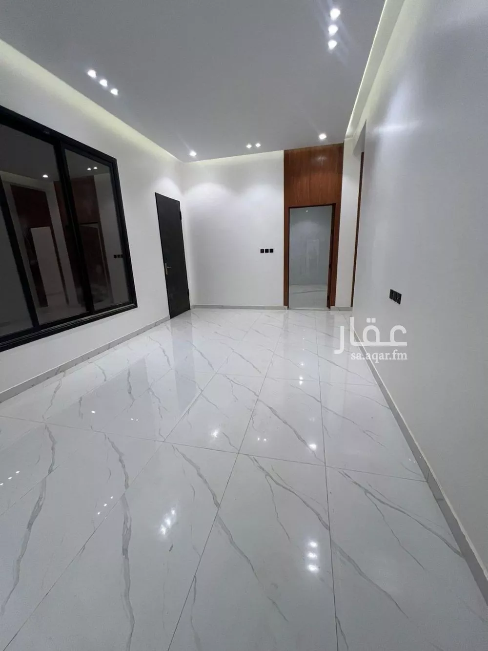 6 bedroom floor in Al Janadriyah 2