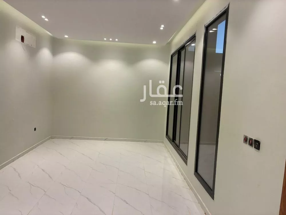 6 bedroom floor in Al Janadriyah 3