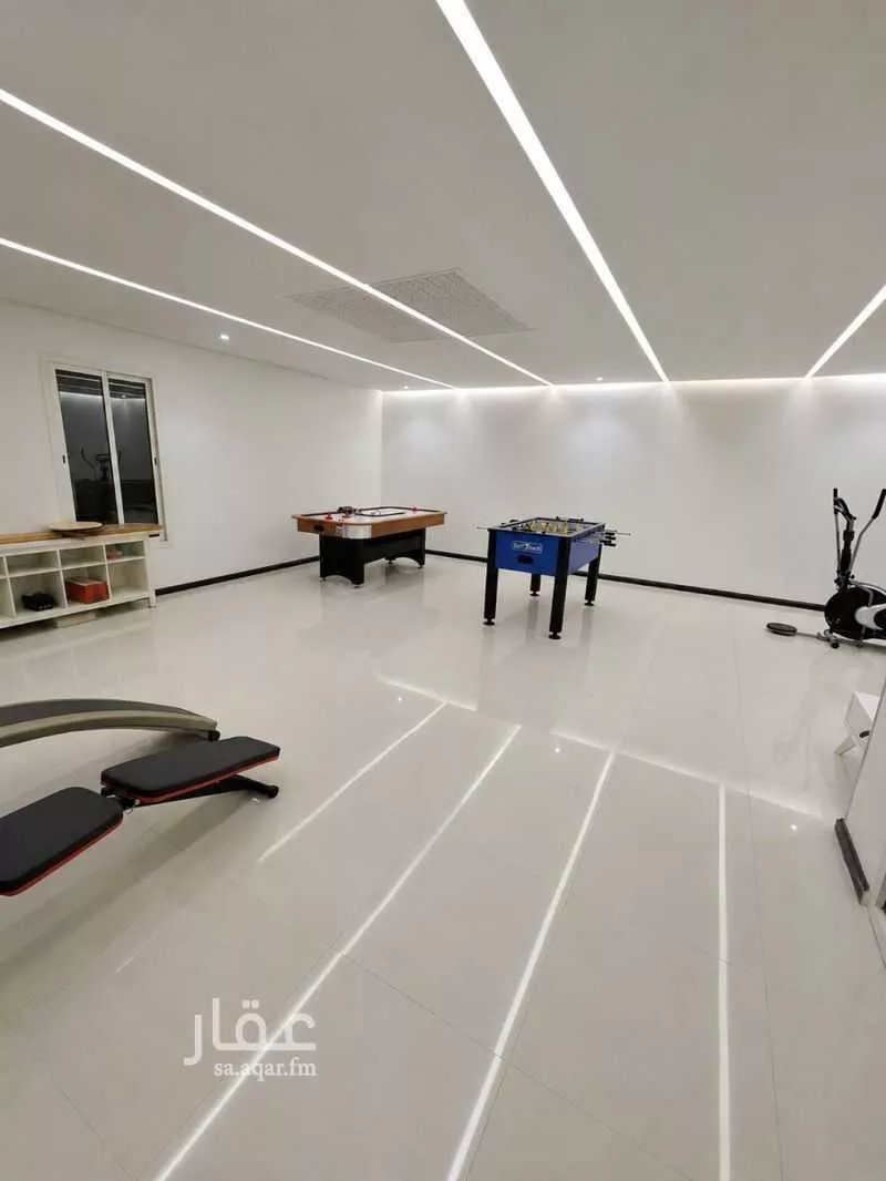 4 bedroom villa in King Fahd, Riyadh 7