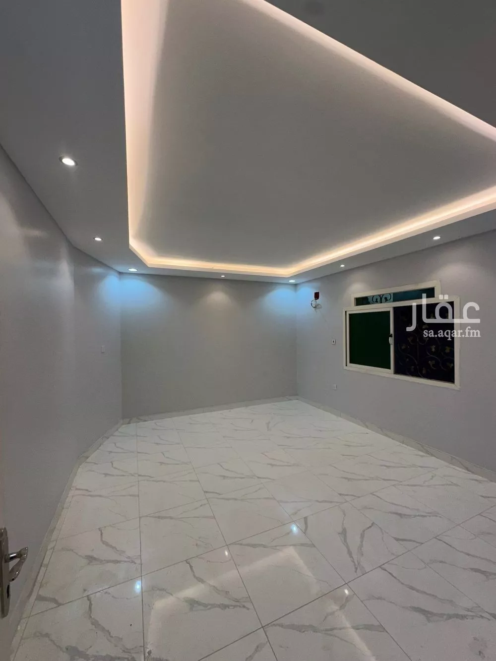 4 bedroom floor in Al Wadi 8