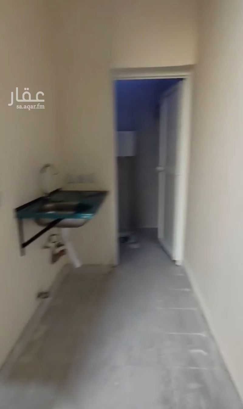 1 bedroom warehouse in Al Ghnamiah, Riyadh 4