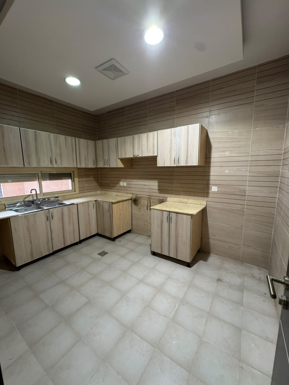 4 bedroom villa in Al Murjan, Jeddah 5