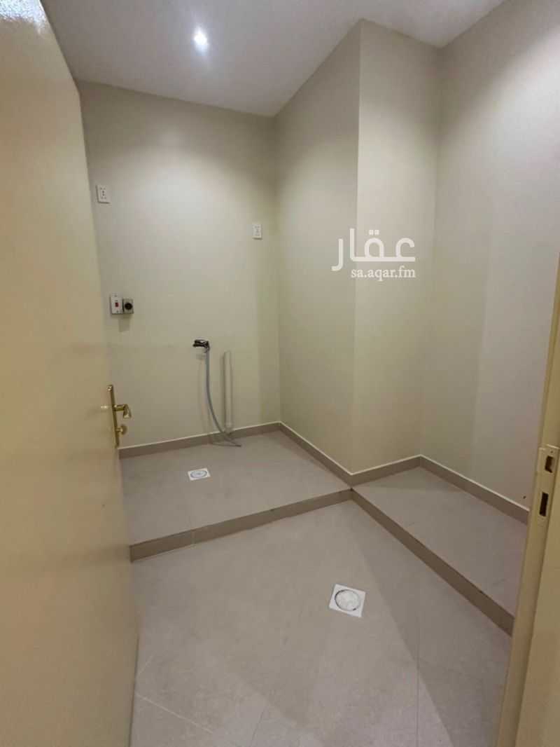 6 bedroom building in Al Jamiyin, Eastern Province 11