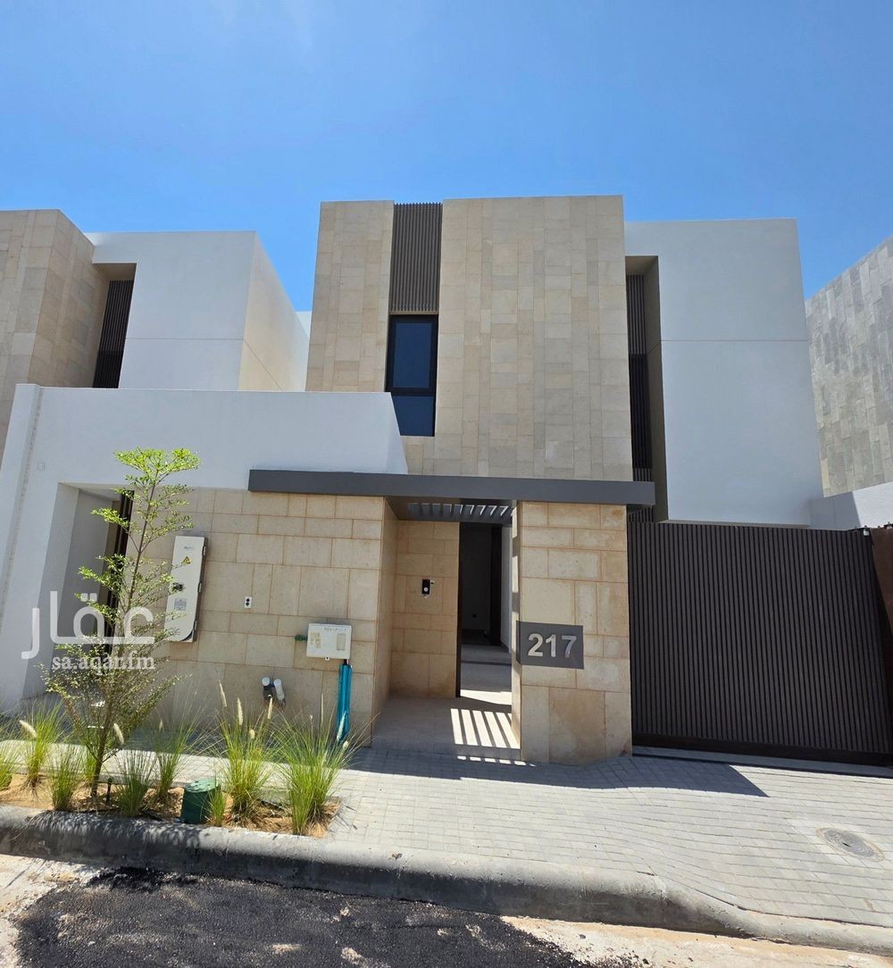 4 bedroom villa in Al Fanar, Eastern Province 2