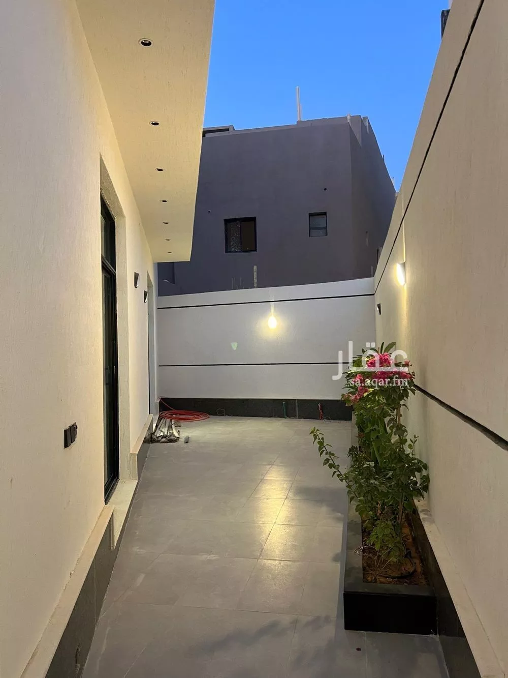 5 bedroom villa in Al Janadriyah 3