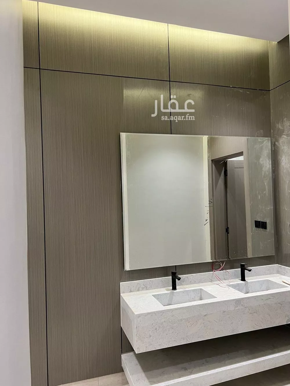 5 bedroom villa in Al Janadriyah 8