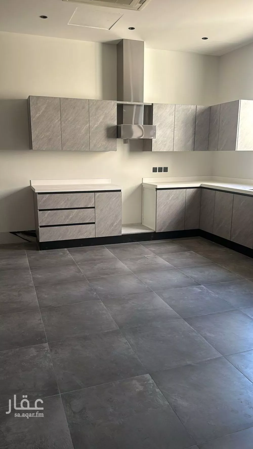 3 bedroom floor in Al Malqa 3