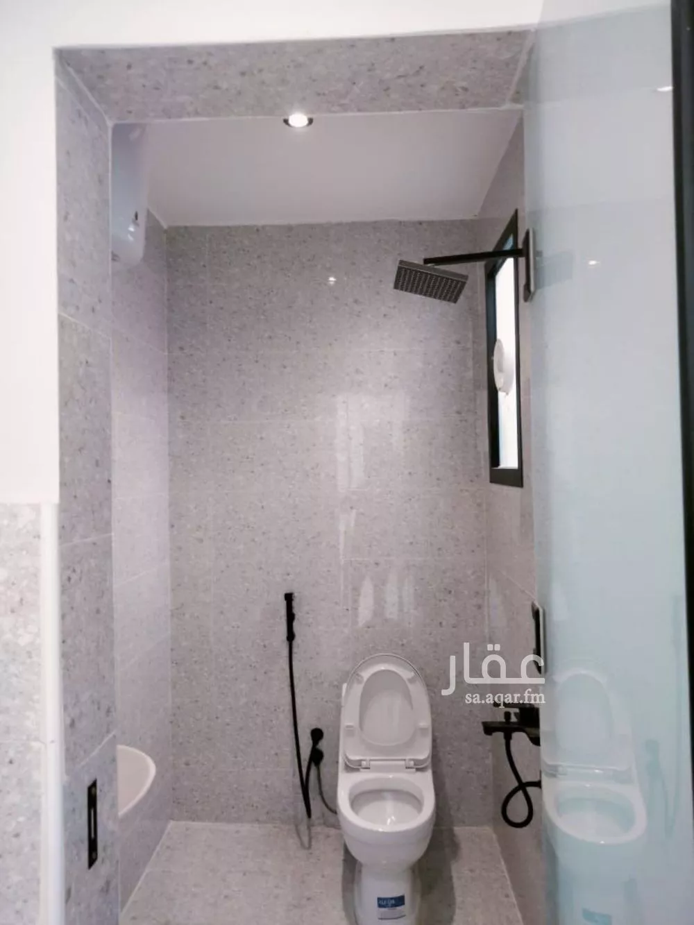 شقة 1 غرف في العقيق 3