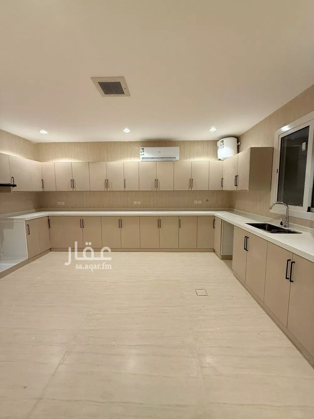 5 bedroom floor in Al Aridh 18