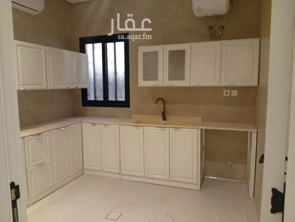 4 bedroom floor in As Saadah 13