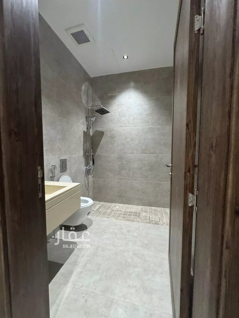 4 bedroom floor in Al Yarmouk 8