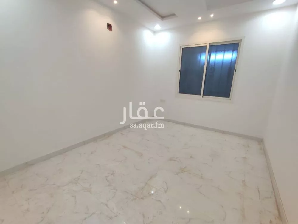 فيلا 5 غرف في الرمال 10