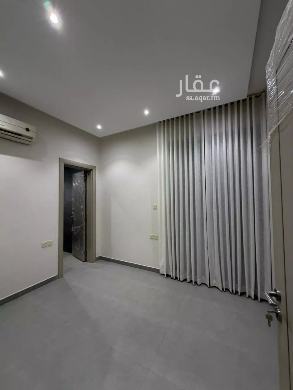 دور 4 غرف في العارض 4