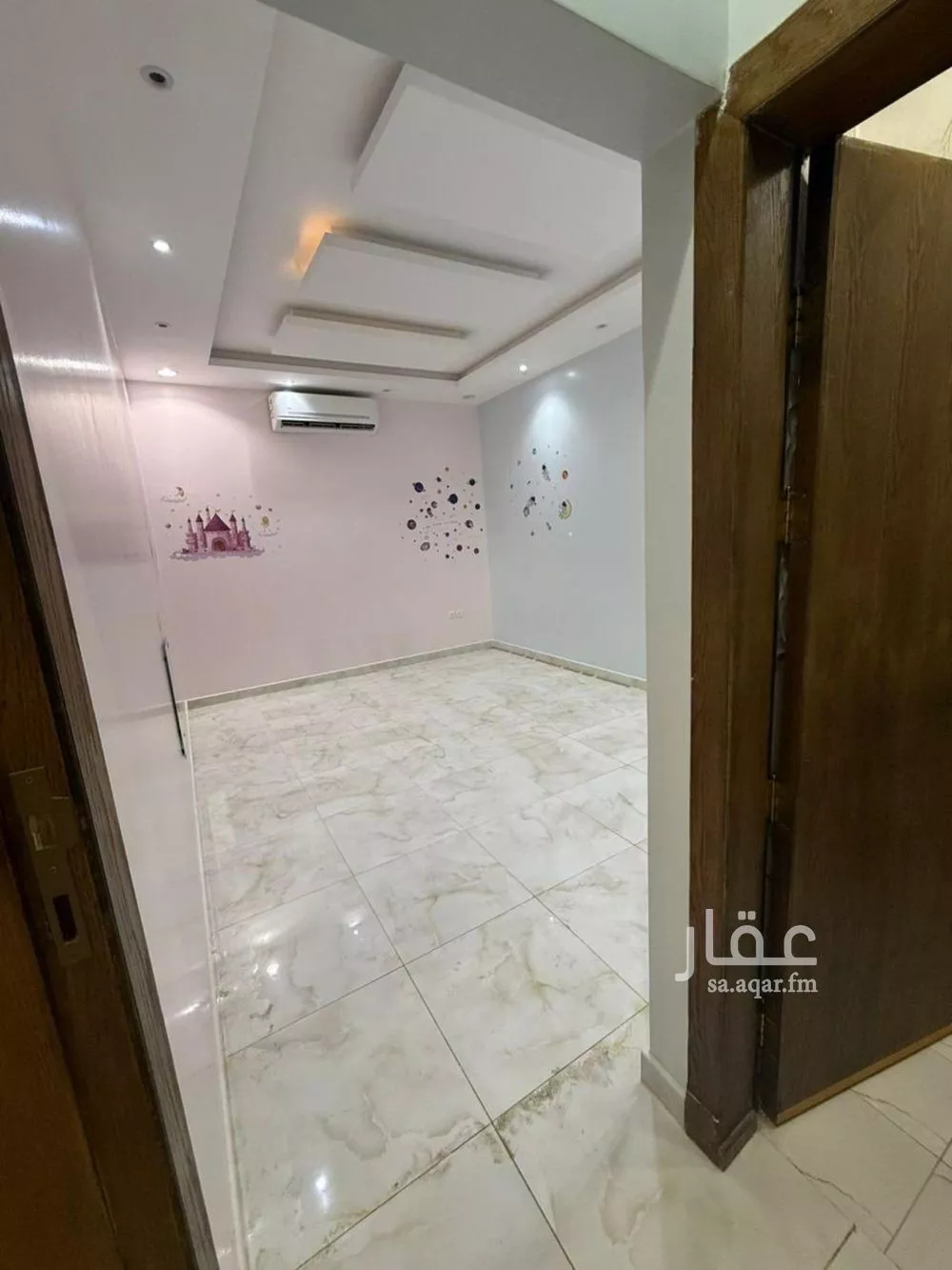 دور 4 غرف في النرجس 13