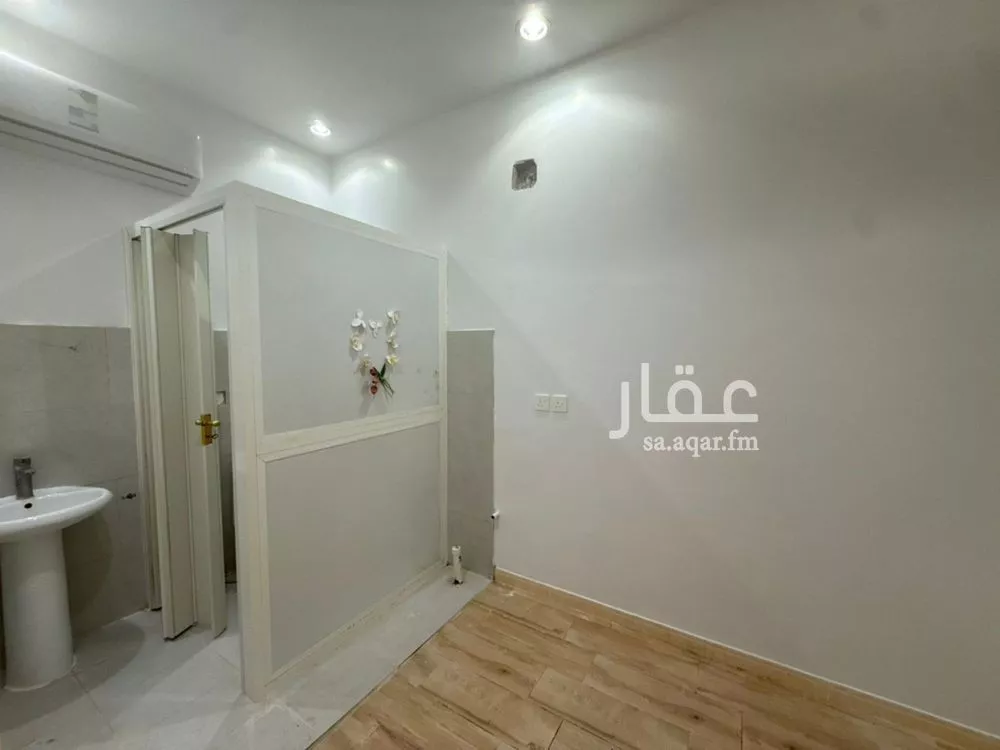 دور 4 غرف في العارض 9