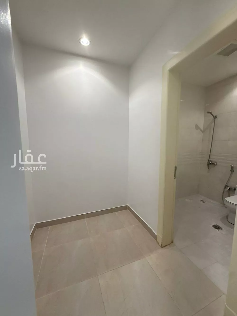 دور 4 غرف في العارض 18