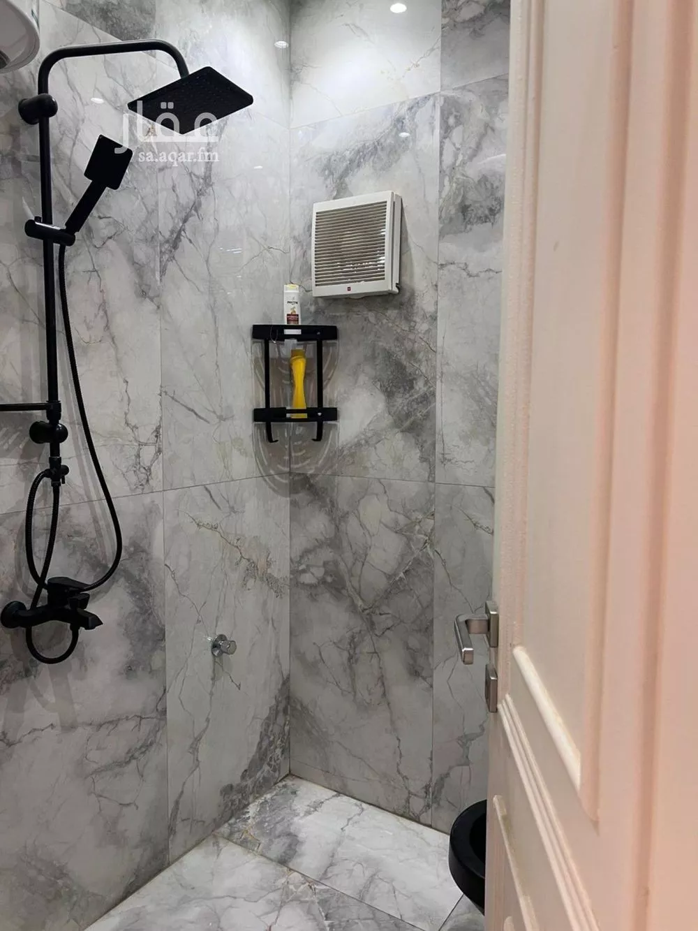 3 bedroom floor in Al Munsiyah 11