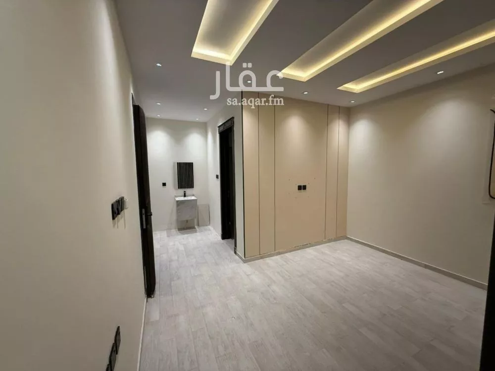 3 bedroom floor in Al Aridh 5