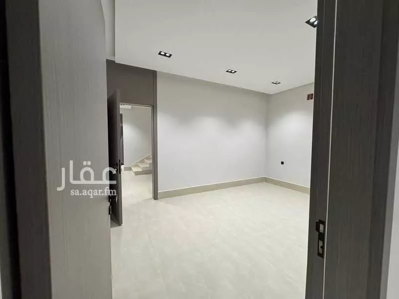 فيلا 6 غرف في العريجاء الغربية 6