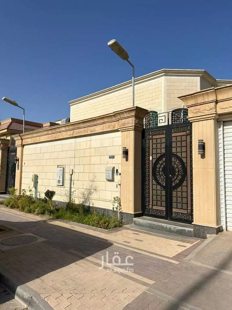 6 bedroom villa in Al Falah 3