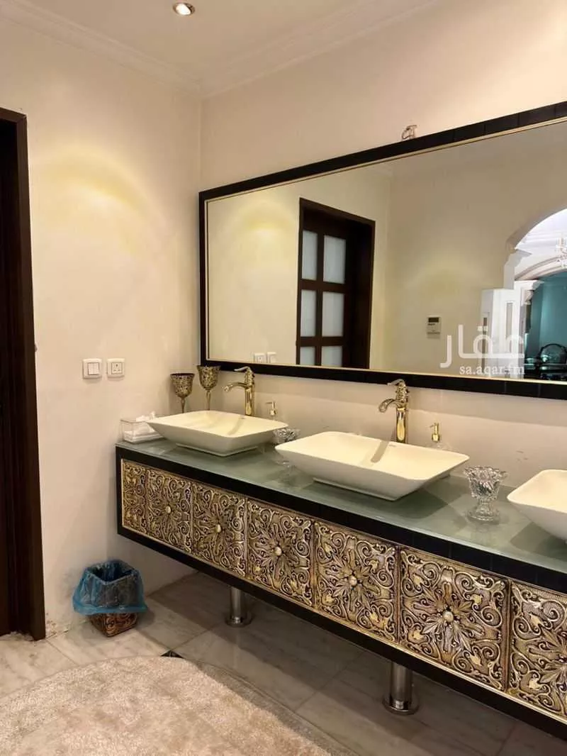 6 bedroom villa in Al Falah 5